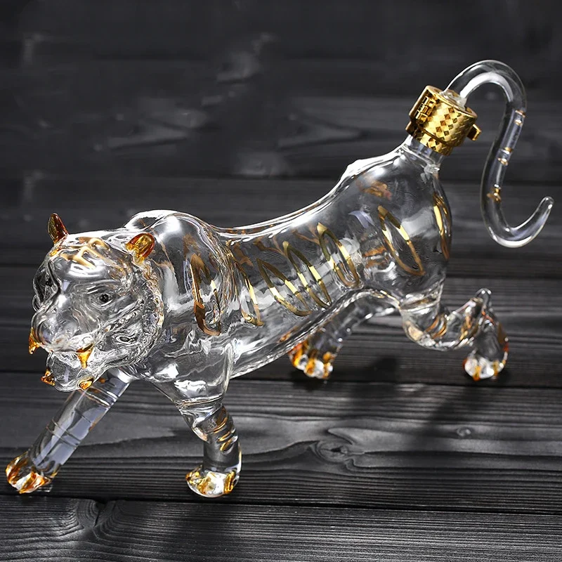 Wine Beer And Spirits - Guapo animal en forma de tigre