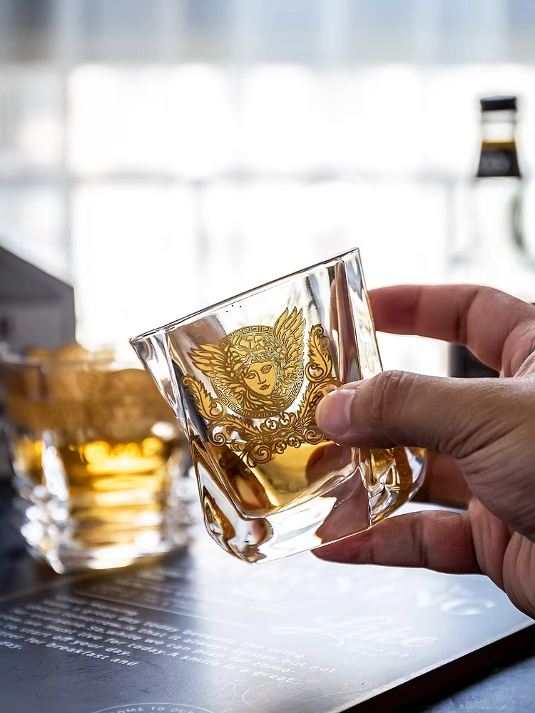 Copa de whisky pintada con cab - Wine Beer Liquor reseña y precio